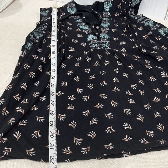 Lucky Brand Pull Over Cap Sleeve Black Top, Size Small - Picture 16 of 16